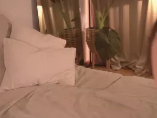 nadiablss's Live Sex Cam Show
