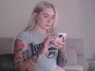 Tattoobbgirl's Live Sex Cam Show