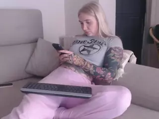 Tattoobbgirl's Live Sex Cam Show
