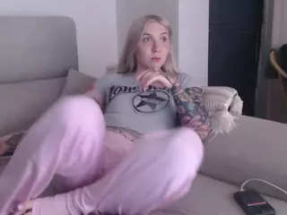 Tattoobbgirl's Live Sex Cam Show