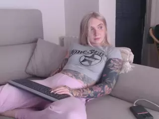 Tattoobbgirl's Live Sex Cam Show