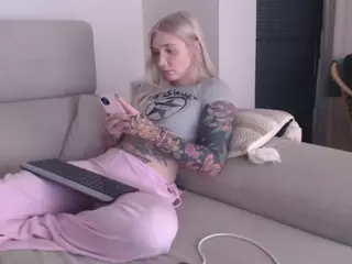 Tattoobbgirl's Live Sex Cam Show