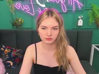 EvelineAmore's Live Sex Cam Show