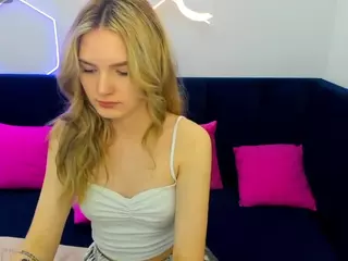 EvelineAmore's Live Sex Cam Show