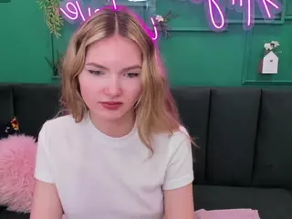 EvelineAmore's Live Sex Cam Show