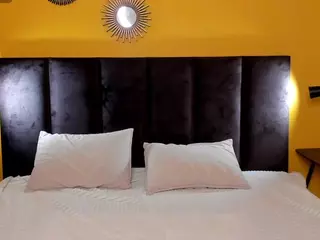 JessieCurlyy's Live Sex Cam Show