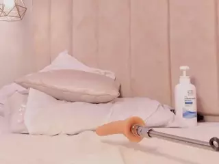 ScarletHill's Live Sex Cam Show