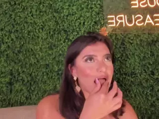 emmily-z's Live Sex Cam Show