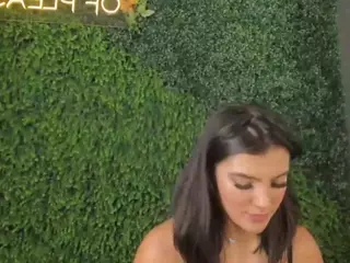 emmily-z's Live Sex Cam Show