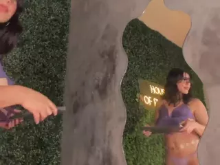 emmily-z's Live Sex Cam Show