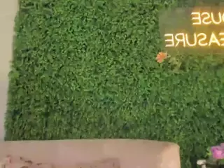 emmily-z's Live Sex Cam Show