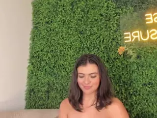 emmily-z's Live Sex Cam Show