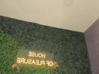 emmily-z's Live Sex Cam Show