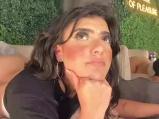 emmily-z's Live Sex Cam Show