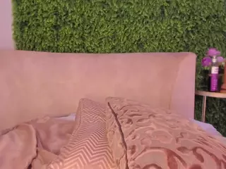 emmily-z's Live Sex Cam Show