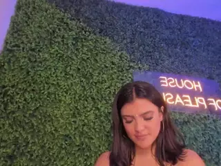 emmily-z's Live Sex Cam Show