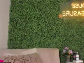 emmily-z's Live Sex Cam Show