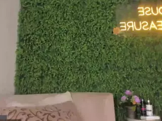 emmily-z's Live Sex Cam Show