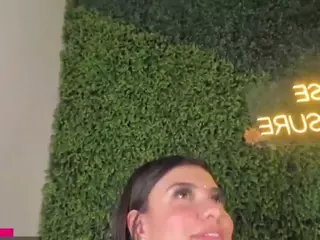 emmily-z's Live Sex Cam Show