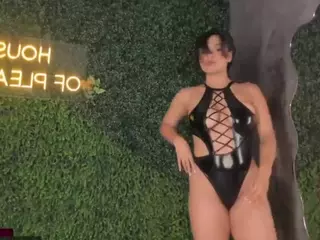 emmily-z's Live Sex Cam Show