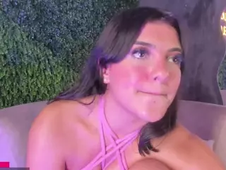 emmily-z's Live Sex Cam Show
