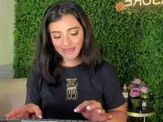 emmily-z's Live Sex Cam Show