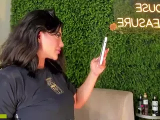 emmily-z's Live Sex Cam Show