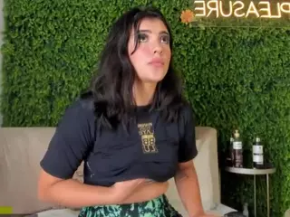 emmily-z's Live Sex Cam Show