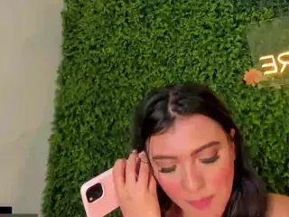 emmily-z's Live Sex Cam Show