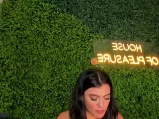 emmily-z's Live Sex Cam Show