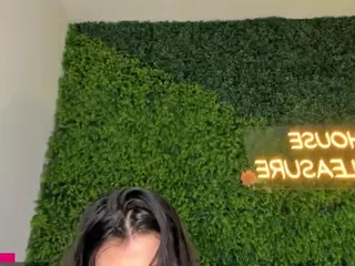 emmily-z's Live Sex Cam Show