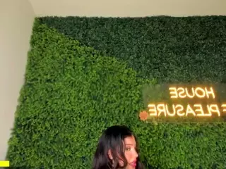 emmily-z's Live Sex Cam Show