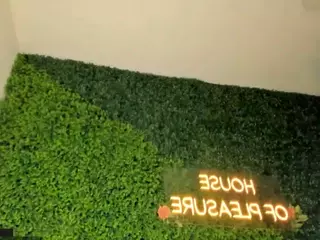 emmily-z's Live Sex Cam Show