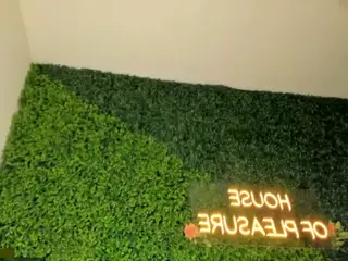 emmily-z's Live Sex Cam Show
