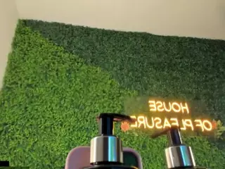 emmily-z's Live Sex Cam Show