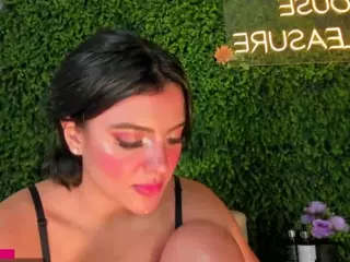 emmily-z's Live Sex Cam Show