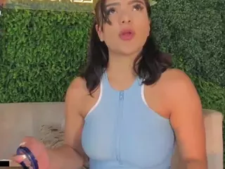 emmily-z's Live Sex Cam Show