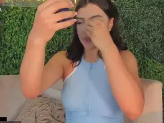 emmily-z's Live Sex Cam Show
