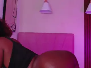 Coral Lise's Live Sex Cam Show