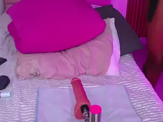 Coral Lise's Live Sex Cam Show