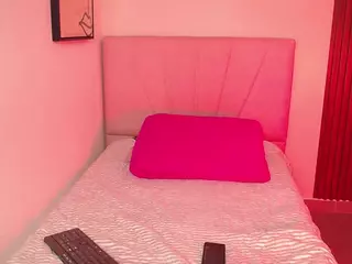 Coral Lise's Live Sex Cam Show