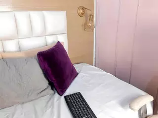 LucyCanels's Live Sex Cam Show