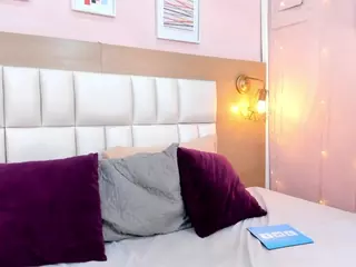 LucyCanels's Live Sex Cam Show