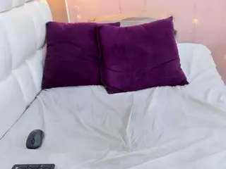 LucyCanels's Live Sex Cam Show
