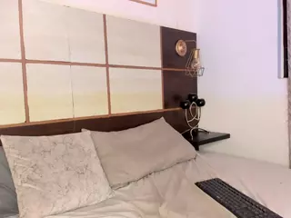 LucyCanels's Live Sex Cam Show