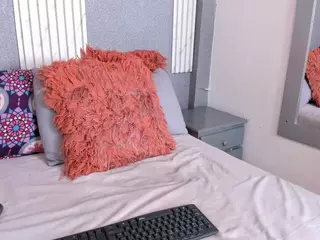 LucyCanels's Live Sex Cam Show