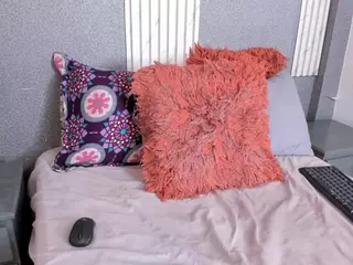 LucyCanels's Live Sex Cam Show