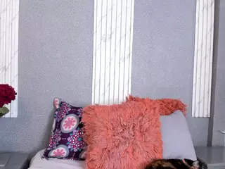 LucyCanels's Live Sex Cam Show