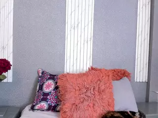 LucyCanels's Live Sex Cam Show