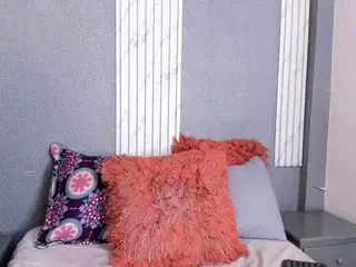 LucyCanels's Live Sex Cam Show